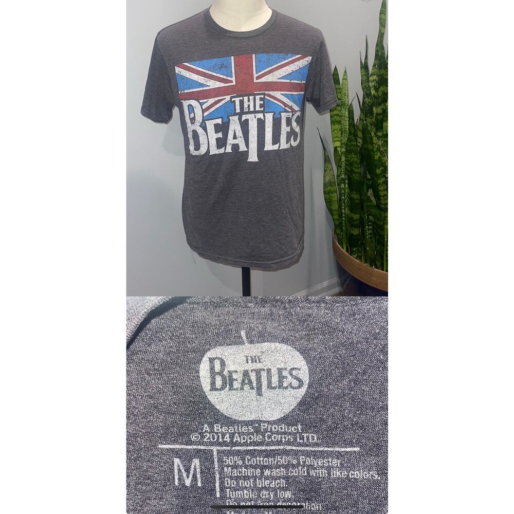 Jen8905 Beatles Vintage Gray T-Shirt. Size Medium. British Flag.